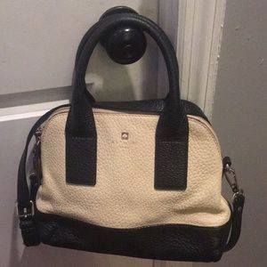 Kate spade adorable 9’ by 13’ shoulder bag